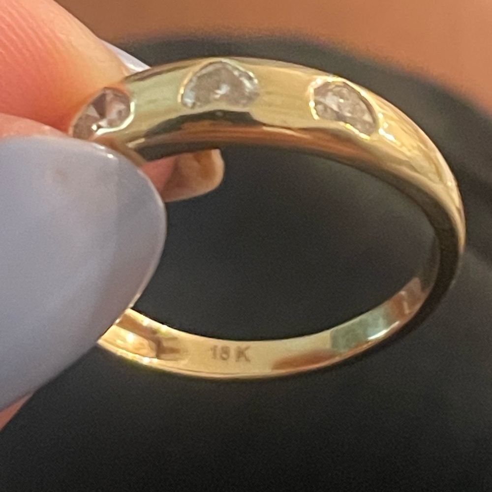 Jewels Park 18K yellow gold Mini Chunky Diamond Heart Ring - Picture 5 of 7